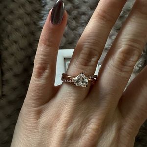 Rose Gold Ring w/ Heart Diamond